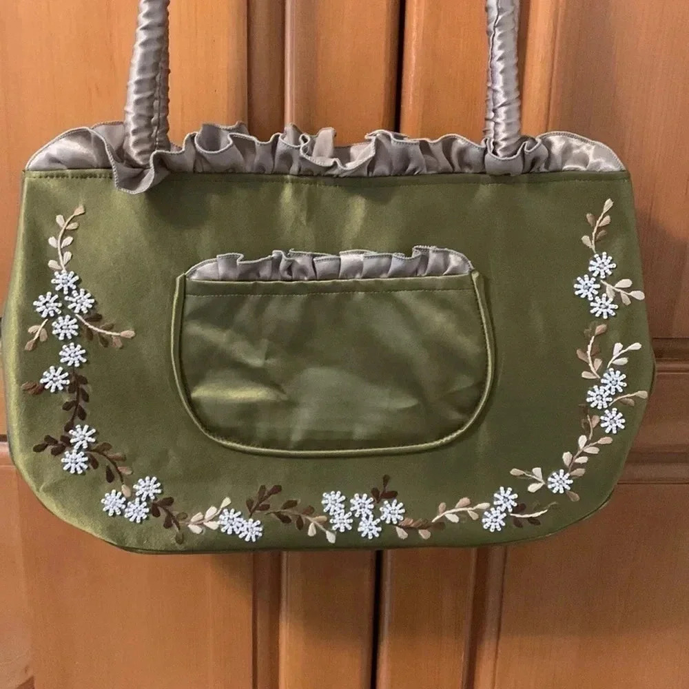 NWOT  Beaded hand bag